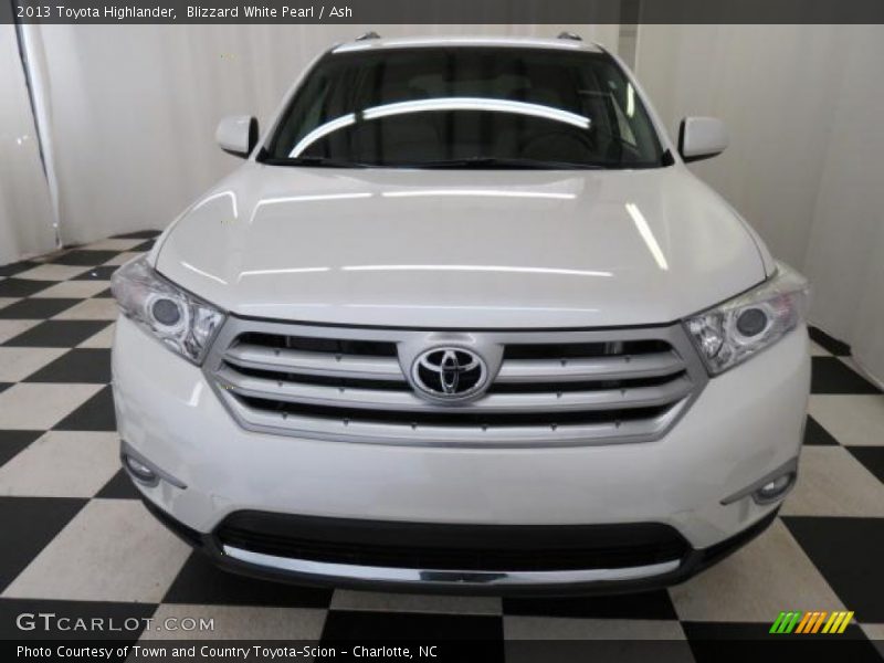 Blizzard White Pearl / Ash 2013 Toyota Highlander