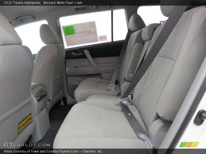 Blizzard White Pearl / Ash 2013 Toyota Highlander