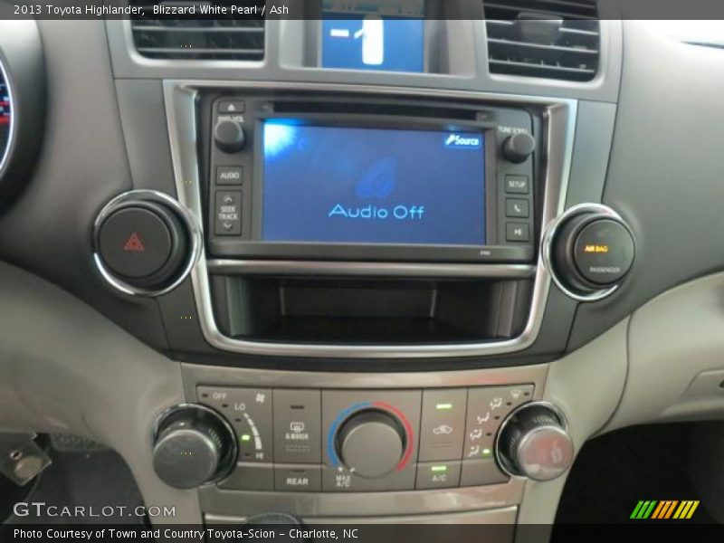 Blizzard White Pearl / Ash 2013 Toyota Highlander