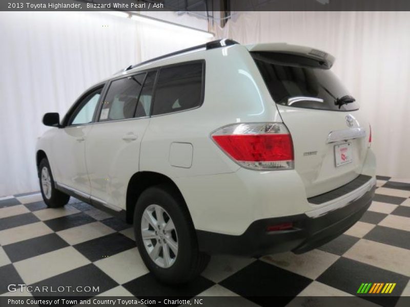 Blizzard White Pearl / Ash 2013 Toyota Highlander