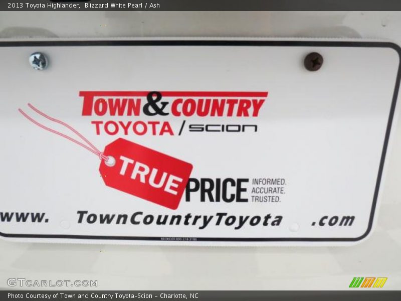 Blizzard White Pearl / Ash 2013 Toyota Highlander