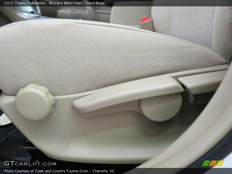 Blizzard White Pearl / Sand Beige 2013 Toyota Highlander