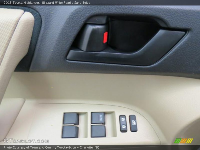 Blizzard White Pearl / Sand Beige 2013 Toyota Highlander