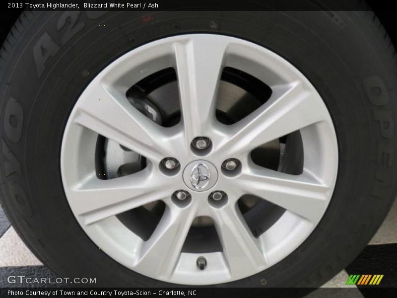 Blizzard White Pearl / Ash 2013 Toyota Highlander