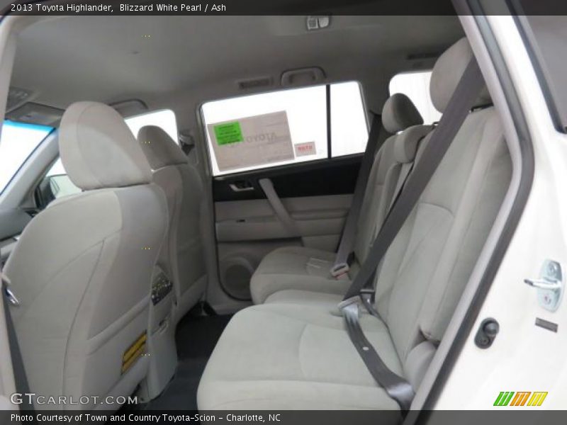 Blizzard White Pearl / Ash 2013 Toyota Highlander