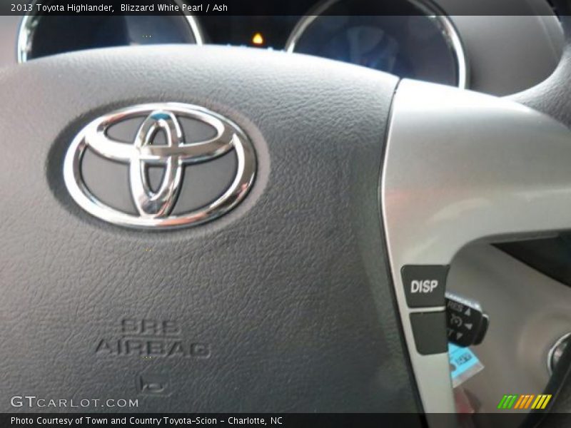 Blizzard White Pearl / Ash 2013 Toyota Highlander