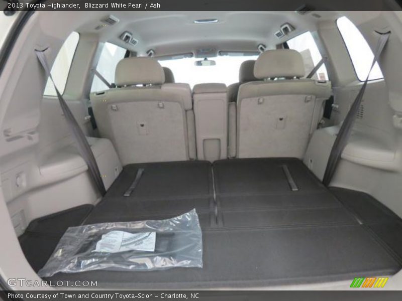 Blizzard White Pearl / Ash 2013 Toyota Highlander