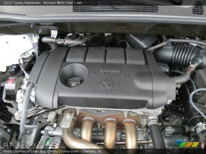 Blizzard White Pearl / Ash 2013 Toyota Highlander