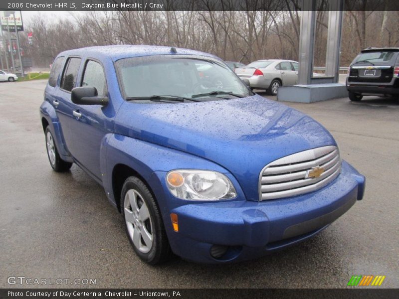 Front 3/4 View of 2006 HHR LS