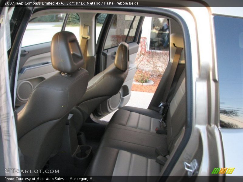 Light Khaki Metallic / Pastel Pebble Beige 2007 Jeep Compass Limited 4x4