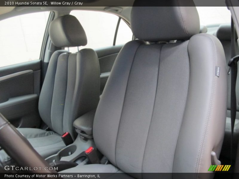 Willow Gray / Gray 2010 Hyundai Sonata SE