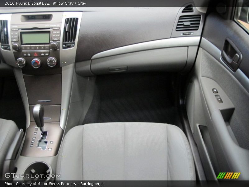 Willow Gray / Gray 2010 Hyundai Sonata SE