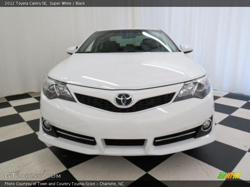 Super White / Black 2012 Toyota Camry SE