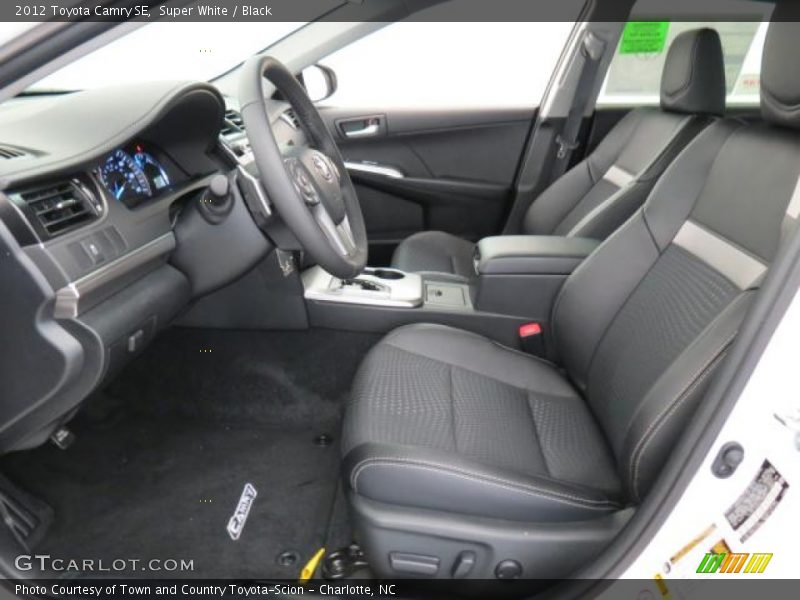 Super White / Black 2012 Toyota Camry SE