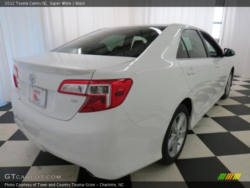 Super White / Black 2012 Toyota Camry SE