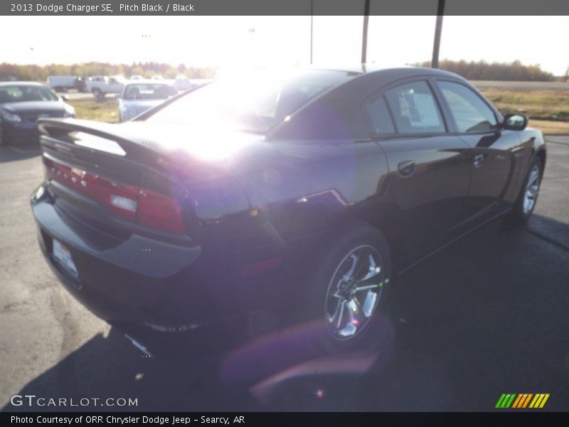 Pitch Black / Black 2013 Dodge Charger SE