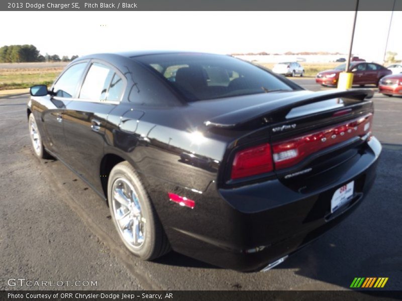 Pitch Black / Black 2013 Dodge Charger SE