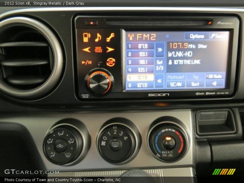 Stingray Metallic / Dark Gray 2012 Scion xB