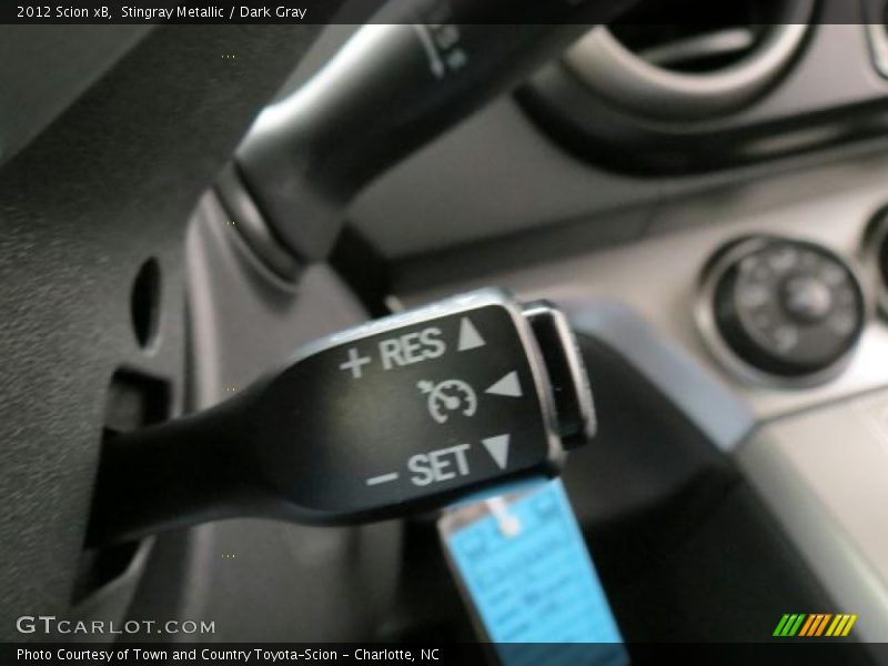 Stingray Metallic / Dark Gray 2012 Scion xB