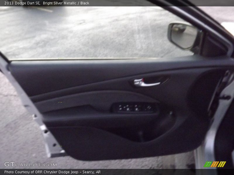 Bright Silver Metallic / Black 2013 Dodge Dart SE