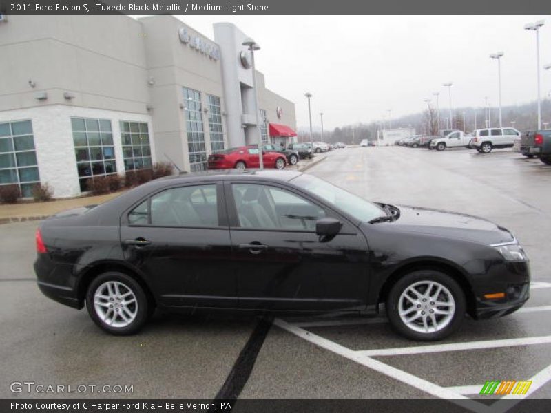 Tuxedo Black Metallic / Medium Light Stone 2011 Ford Fusion S