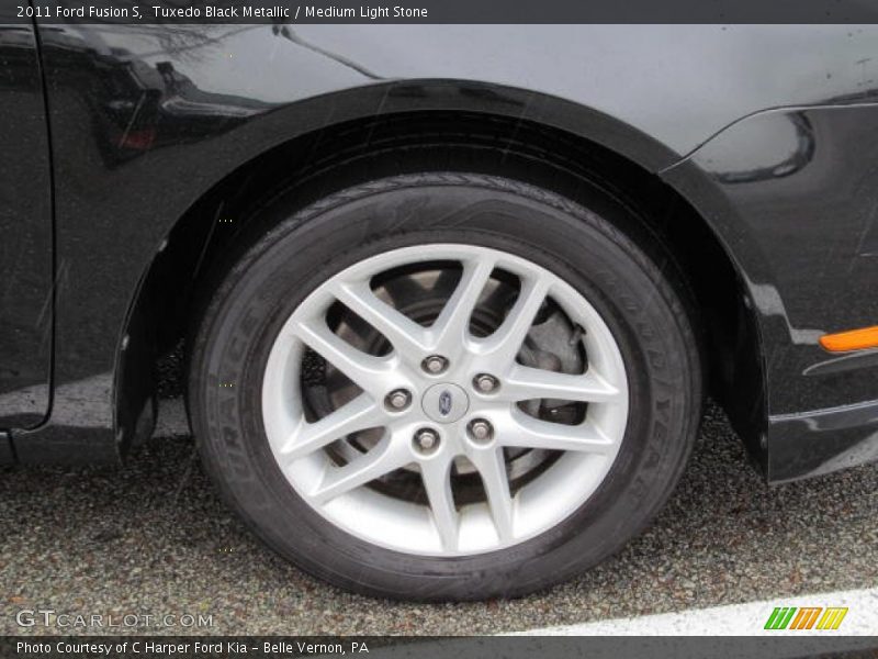 Tuxedo Black Metallic / Medium Light Stone 2011 Ford Fusion S