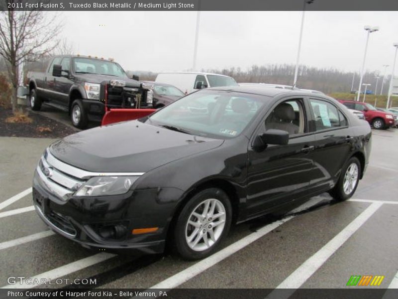 Tuxedo Black Metallic / Medium Light Stone 2011 Ford Fusion S