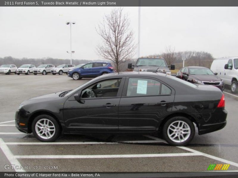 Tuxedo Black Metallic / Medium Light Stone 2011 Ford Fusion S