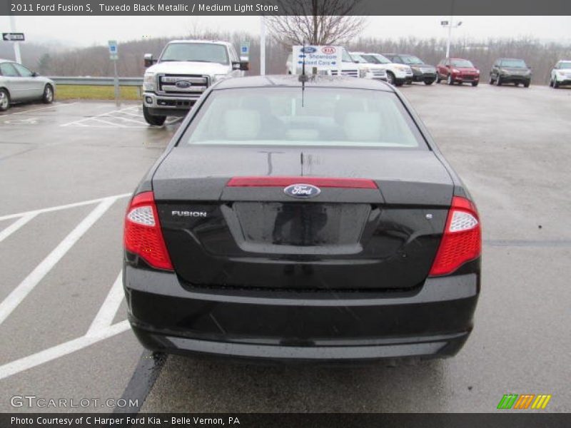Tuxedo Black Metallic / Medium Light Stone 2011 Ford Fusion S