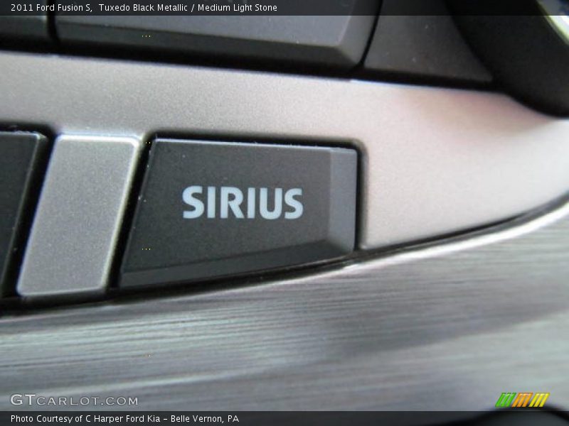Tuxedo Black Metallic / Medium Light Stone 2011 Ford Fusion S