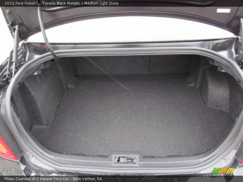 Tuxedo Black Metallic / Medium Light Stone 2011 Ford Fusion S