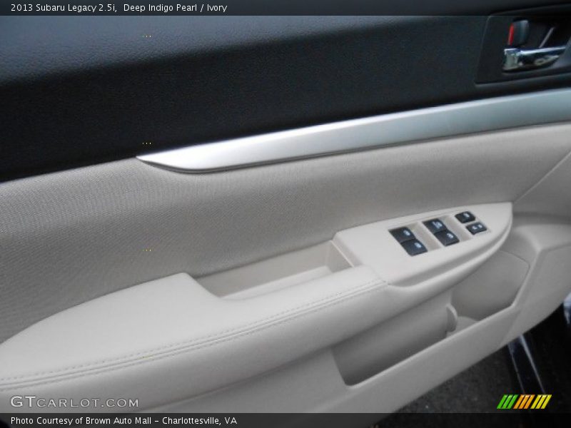 Deep Indigo Pearl / Ivory 2013 Subaru Legacy 2.5i