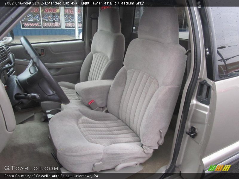 Light Pewter Metallic / Medium Gray 2002 Chevrolet S10 LS Extended Cab 4x4