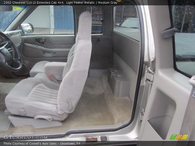 Light Pewter Metallic / Medium Gray 2002 Chevrolet S10 LS Extended Cab 4x4