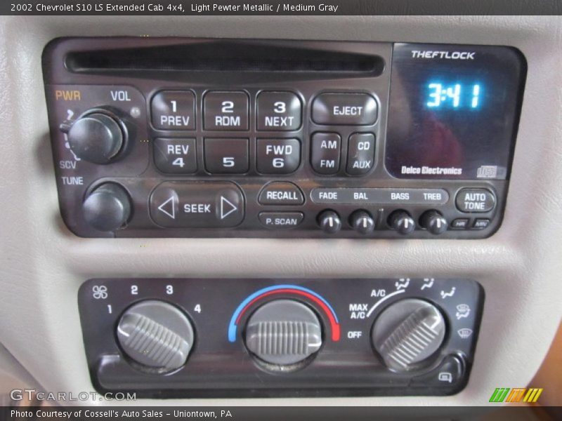 Light Pewter Metallic / Medium Gray 2002 Chevrolet S10 LS Extended Cab 4x4