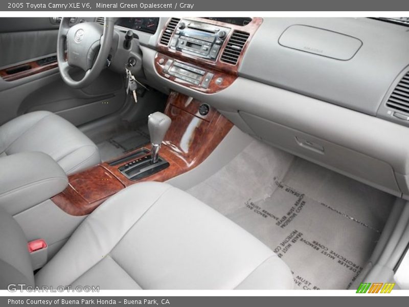 Mineral Green Opalescent / Gray 2005 Toyota Camry XLE V6