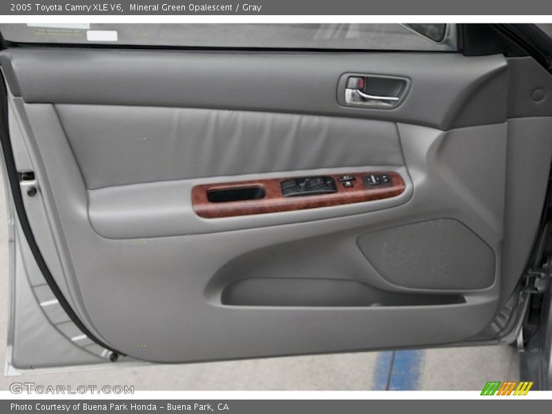 Mineral Green Opalescent / Gray 2005 Toyota Camry XLE V6