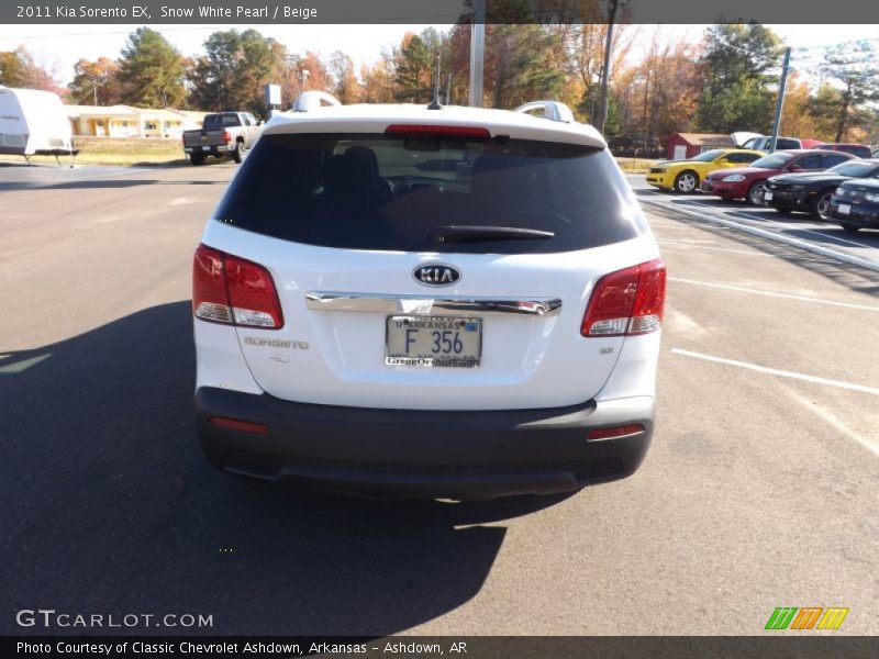 Snow White Pearl / Beige 2011 Kia Sorento EX