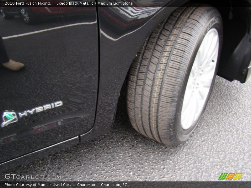 Tuxedo Black Metallic / Medium Light Stone 2010 Ford Fusion Hybrid