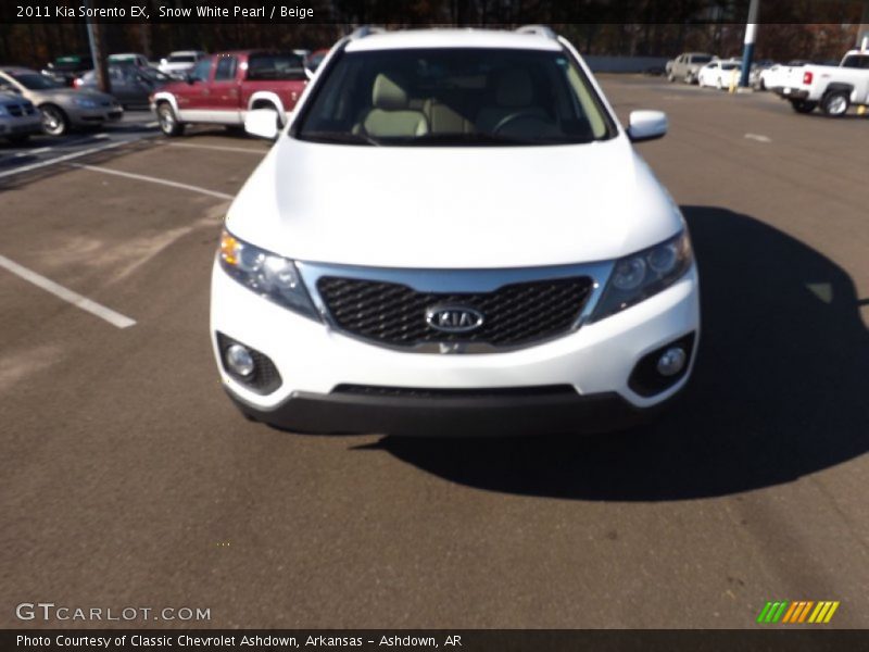 Snow White Pearl / Beige 2011 Kia Sorento EX