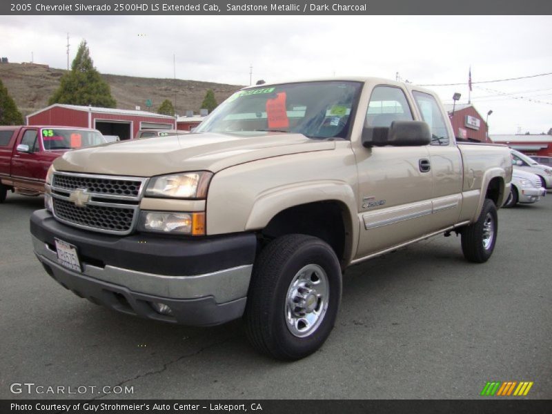 Front 3/4 View of 2005 Silverado 2500HD LS Extended Cab