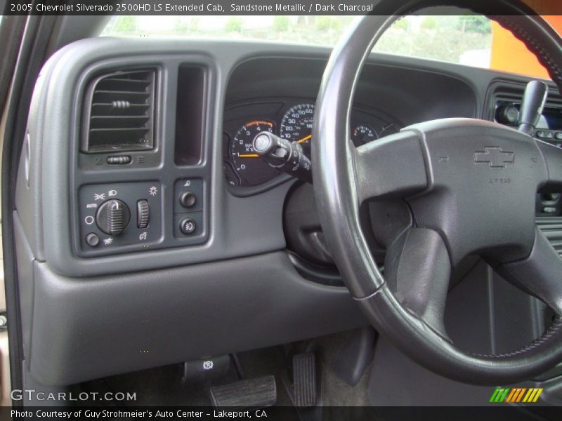 Controls of 2005 Silverado 2500HD LS Extended Cab