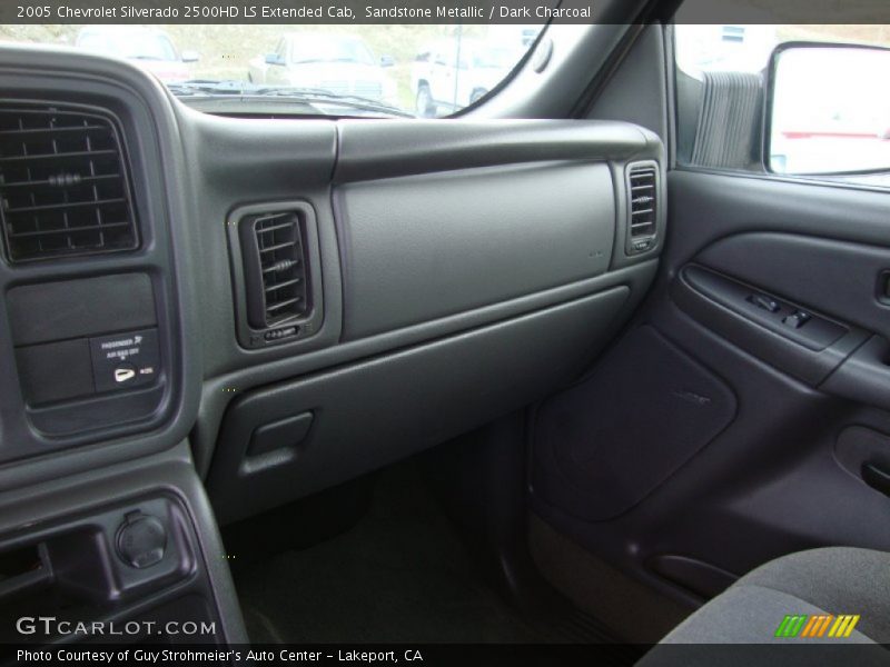 Sandstone Metallic / Dark Charcoal 2005 Chevrolet Silverado 2500HD LS Extended Cab