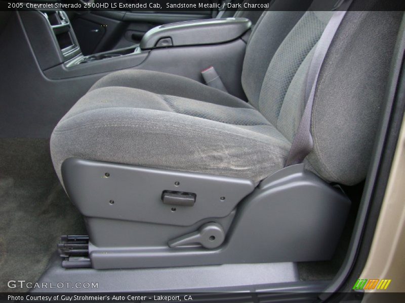 Sandstone Metallic / Dark Charcoal 2005 Chevrolet Silverado 2500HD LS Extended Cab