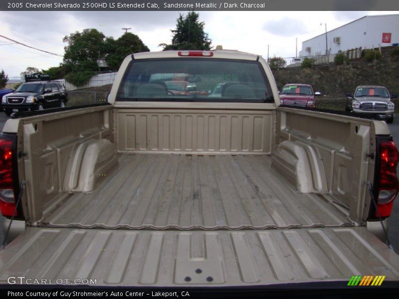 Sandstone Metallic / Dark Charcoal 2005 Chevrolet Silverado 2500HD LS Extended Cab