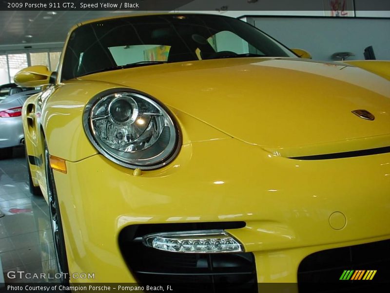Speed Yellow / Black 2009 Porsche 911 GT2