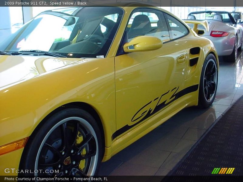 Speed Yellow / Black 2009 Porsche 911 GT2