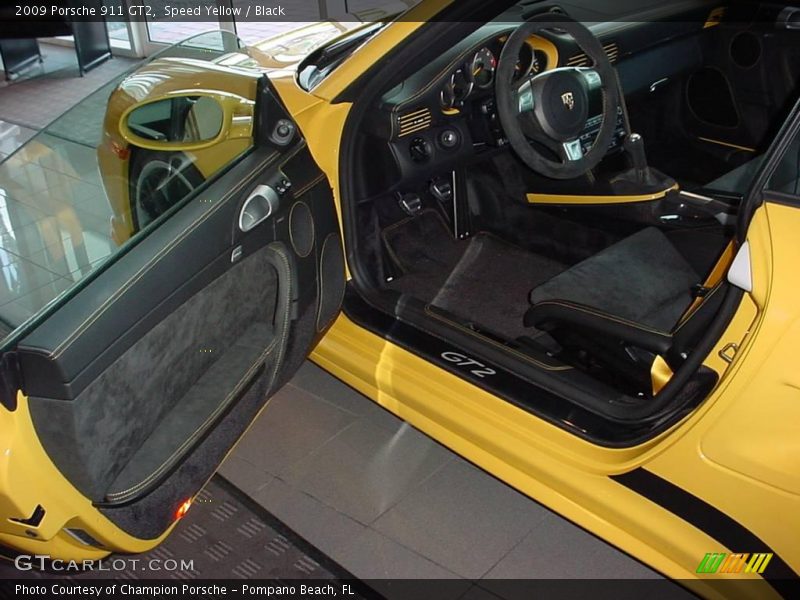 Speed Yellow / Black 2009 Porsche 911 GT2