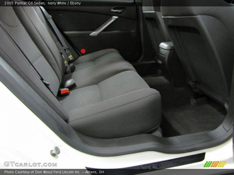 Ivory White / Ebony 2005 Pontiac G6 Sedan