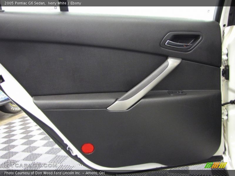 Ivory White / Ebony 2005 Pontiac G6 Sedan